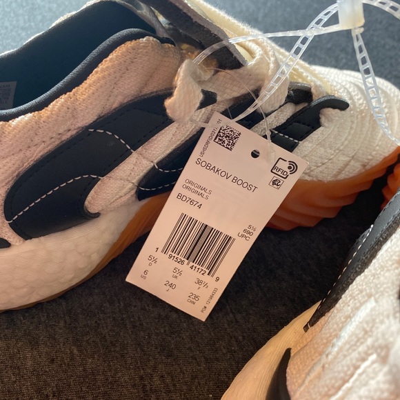 Adidas Sobakov 2.0 Boost Size 6 - Picture 8 of 8